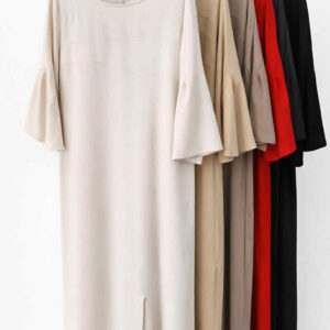 Ilga suknelė su laisvomis rankovėmis