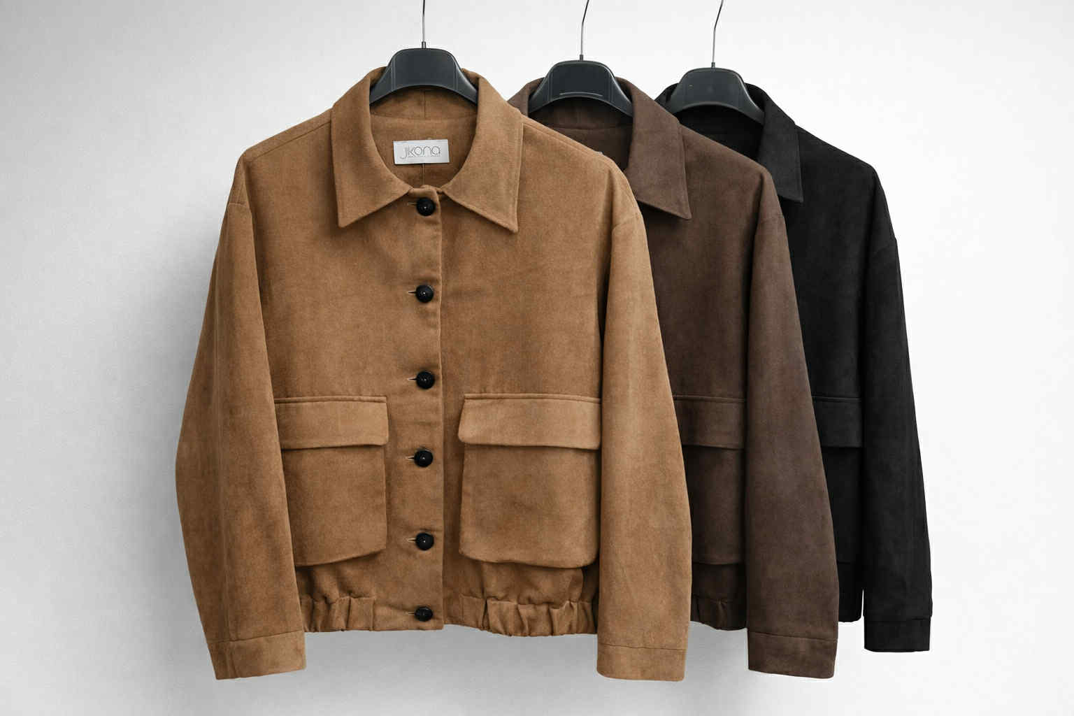 Trumpas švarkas iš minkšto dirbtinio zomšo