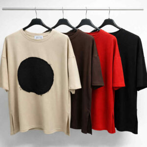 Ilgesnės maikutės su skeltais šonuose