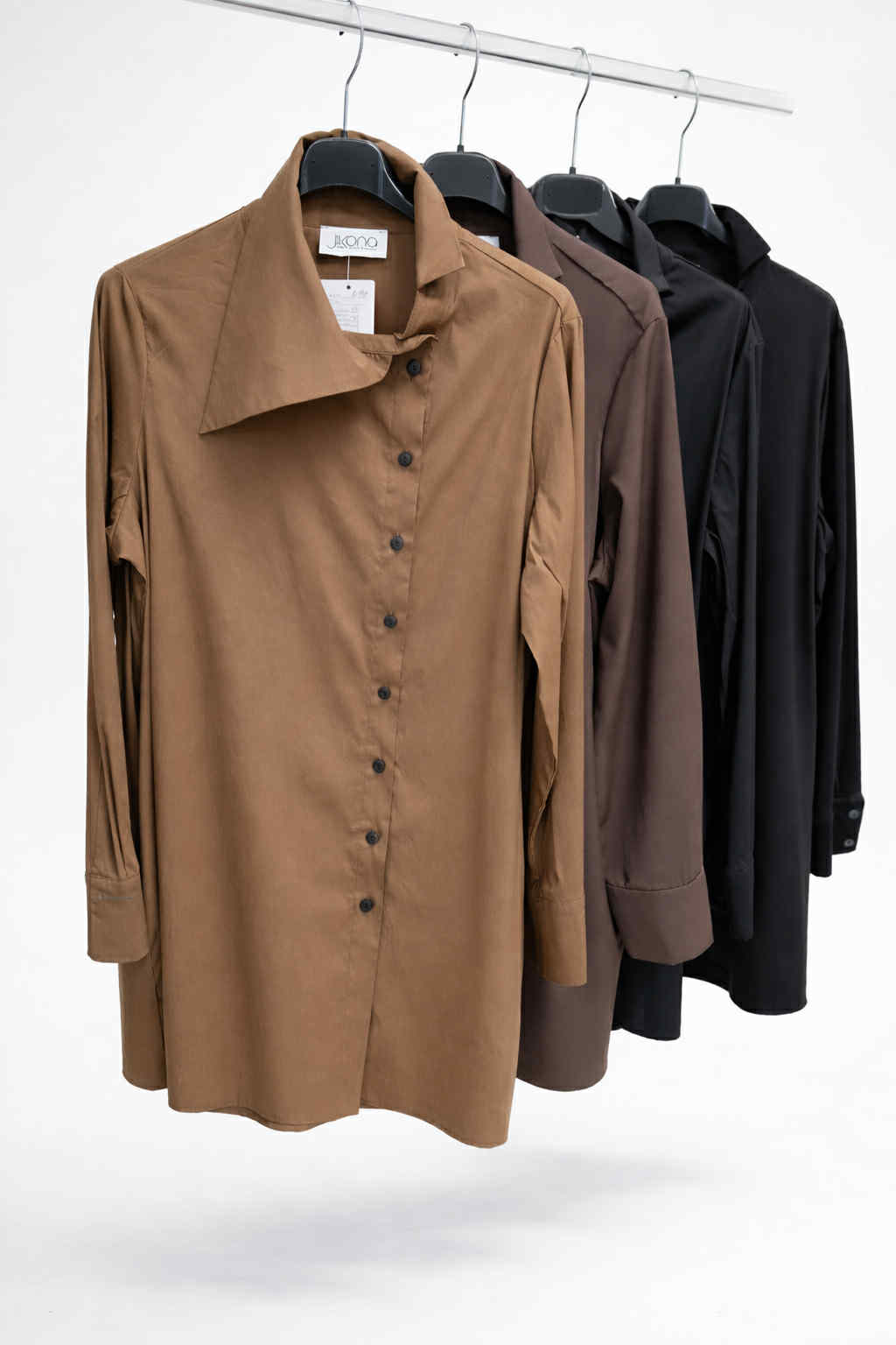 Asimetriškos apykaklės marškiniai