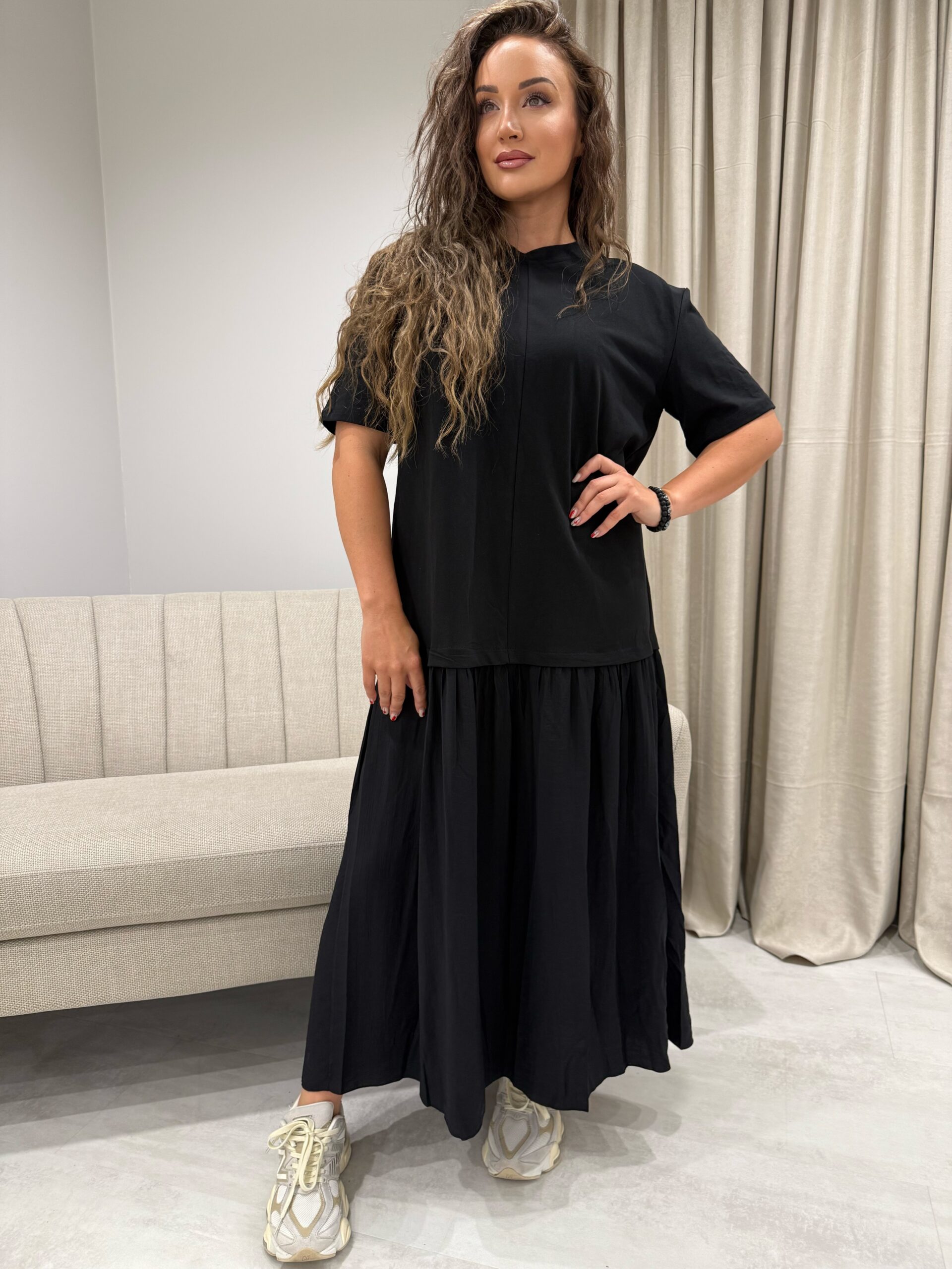 Minimalistinė juoda suknelė - Image 2